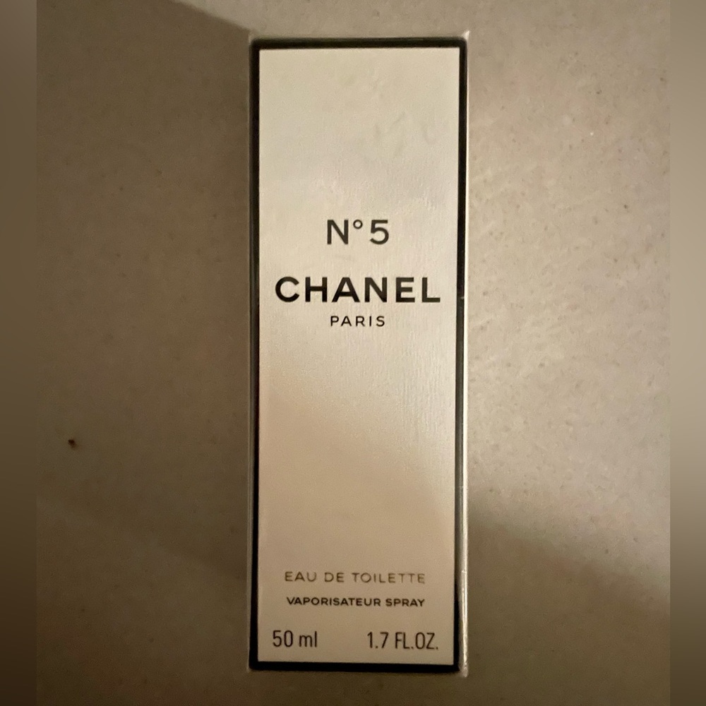 Chanel N°5 Eau de Toilette Spray - 1.7fl.oz.